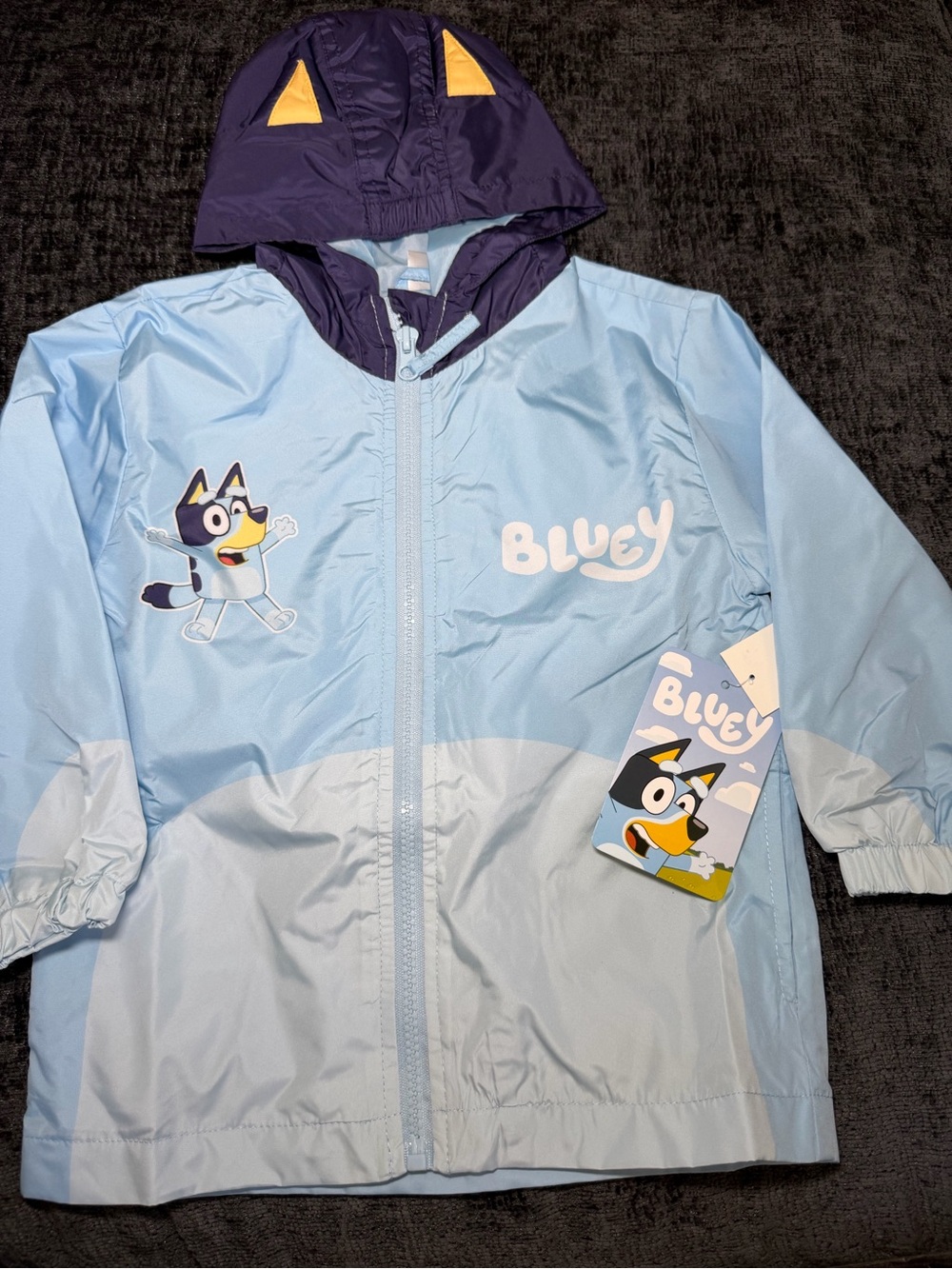 Bluey rain coat size 3T NWT